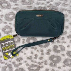 Travelon Dark Green Wristlet